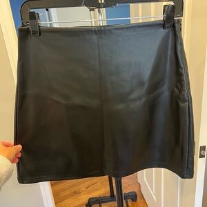Good American Black faux leather Mini Skirt Sz 8 new